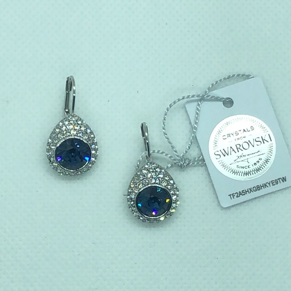 Nic & Syd Jewelry - 💛 Nic & Syd Blue & White Crystal Earrings